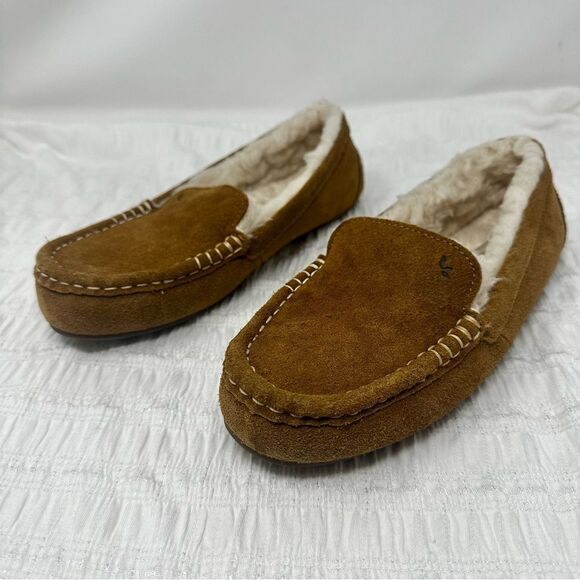NWOT Koolaburra Moccasins- Size 7 - Picture 9 of 13